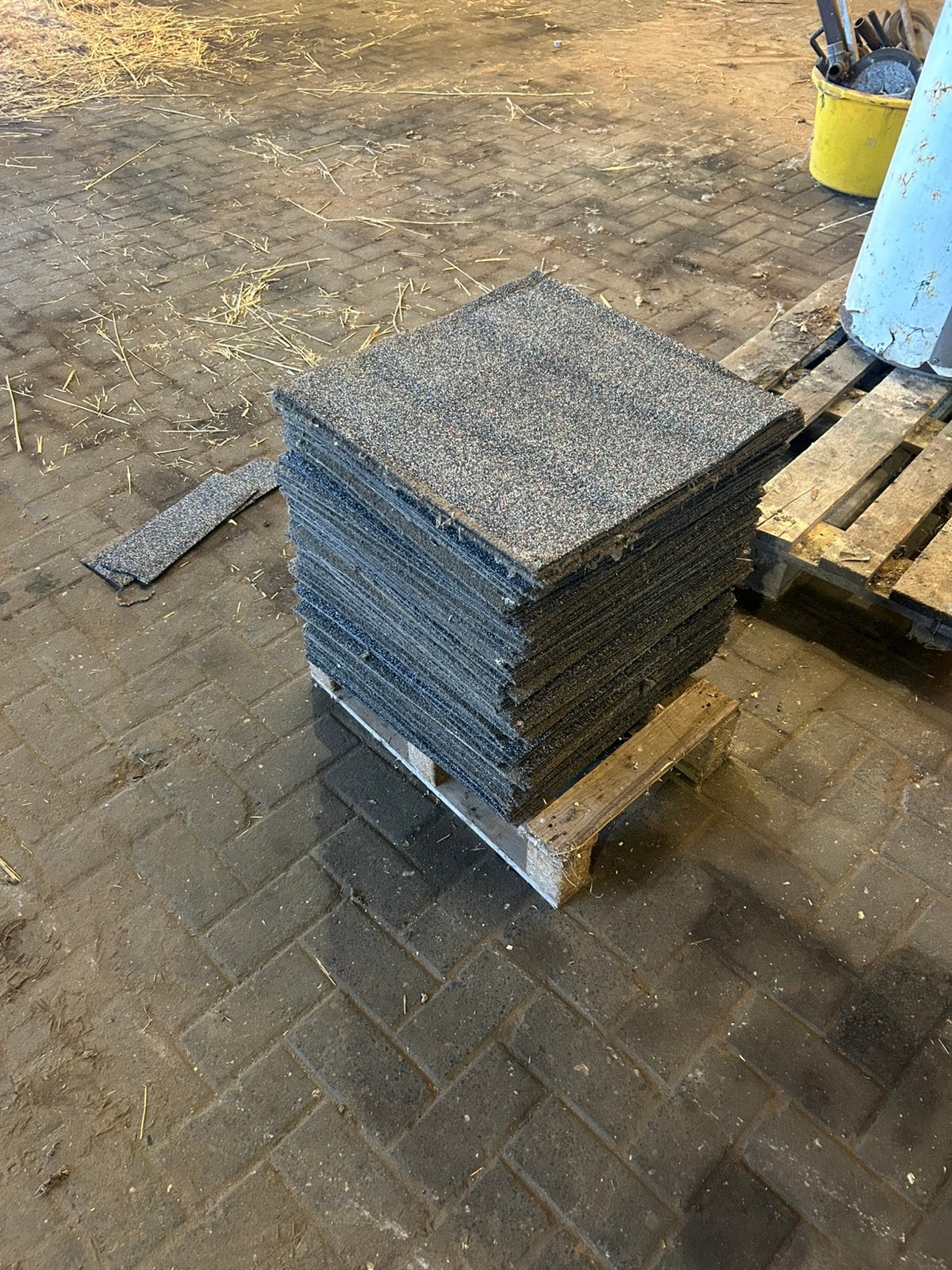 Tapijttegels, Tuin en Terras, Tegels en Klinkers, Ophalen, Zo goed als nieuw, Beton, Terrastegels