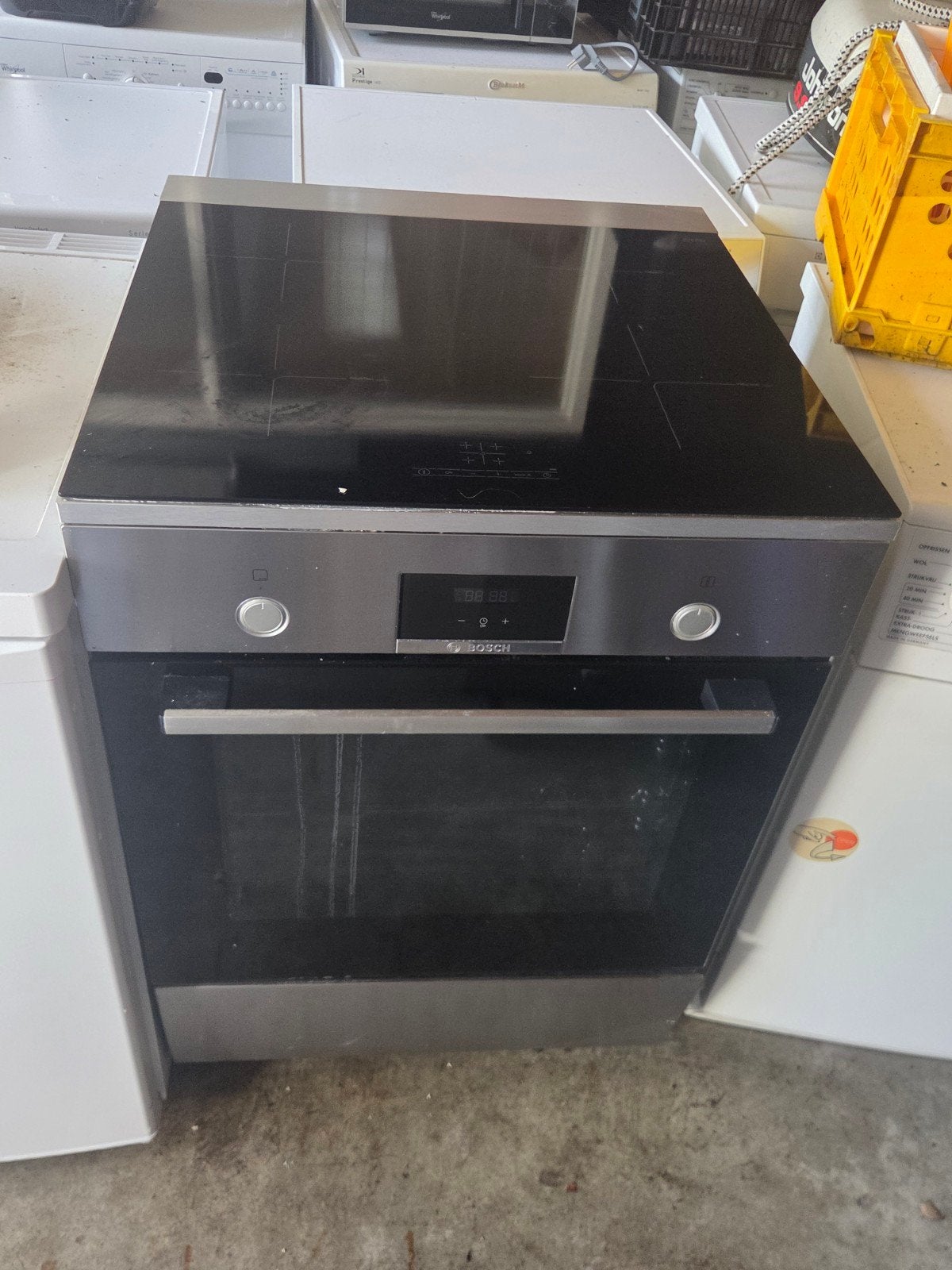 Bosch HLN39A050U Fornuis met katalytische reiniging, Ophalen, Hete lucht, 60 cm of meer, 4 kookzones