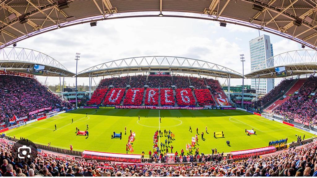 Utrecht vs Heerenveen: 2 seats naast elkaar, Twee personen, November