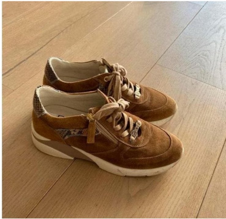DL sport  39 nieuwstaat, Bruin, Ophalen of Verzenden, Sneakers of Gympen, Zo goed als nieuw