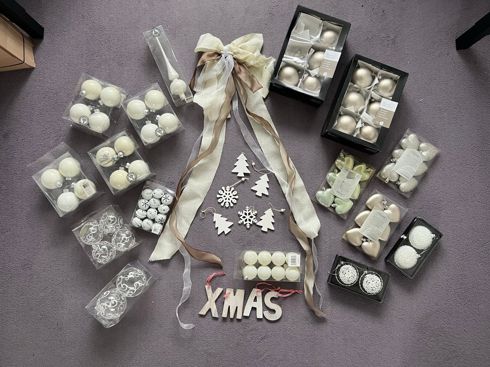 Kerstballen set wit/champagne kleur. Strik piek 80 stuks, Ophalen, Zo goed als nieuw