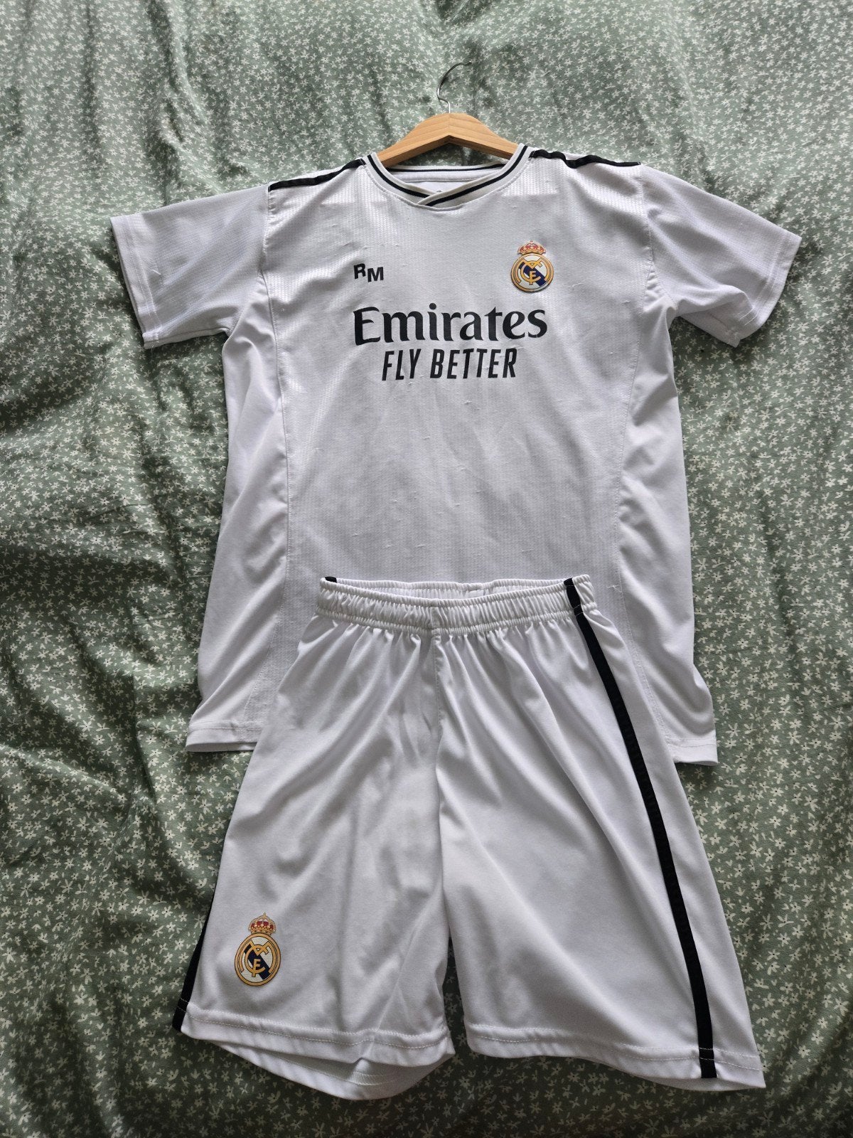 Real Madrid Mbappe 9 Voetbaltenue voor Kinderen, Maat XS of kleiner, Ophalen of Verzenden, Gebruikt, Set