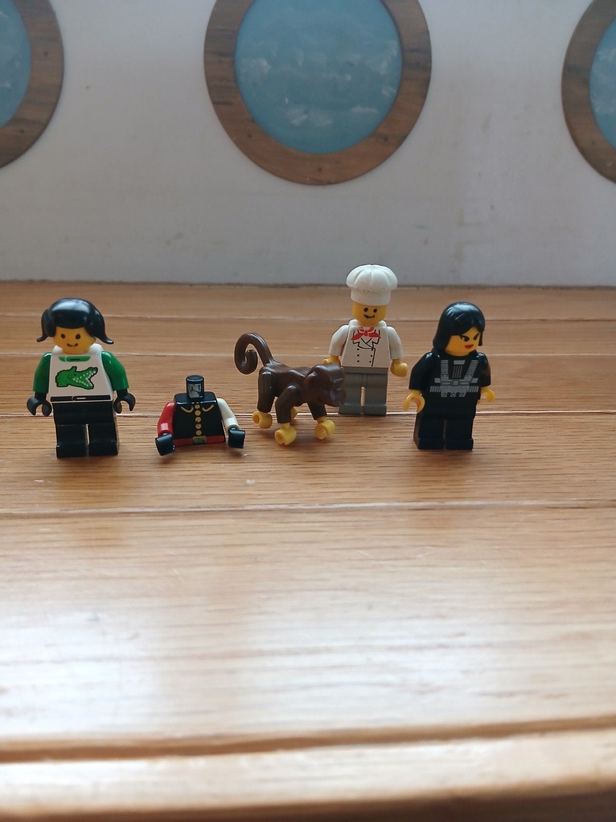 Vintage LEGO minifiguren + aap – jaren 80/90, Ophalen of Verzenden
