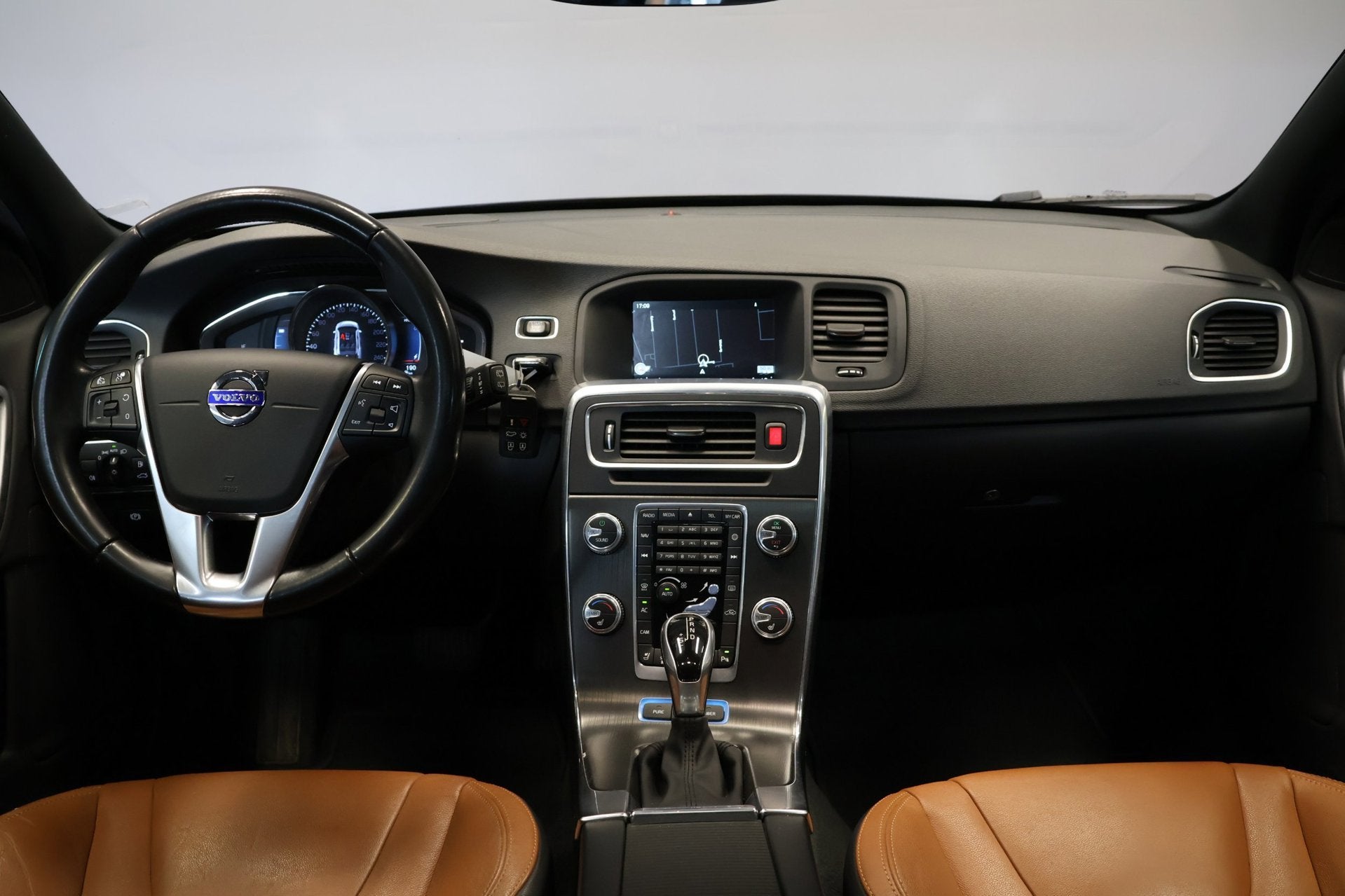 Volvo V60 2.4 D6 Twin Engine Summum |Dakje|Leder|Memory|, Automaat, Euro 6, Zwart, Vierwielaandrijving