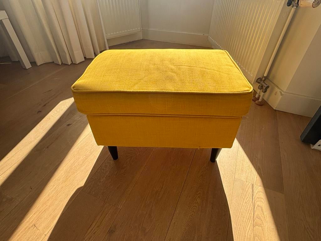 IKEA STRANDMON Voetenbank - Geel, Huis en Inrichting, Banken | Voetenbanken en Poefen, Ophalen, Zo goed als nieuw, Stof, Rechthoekig