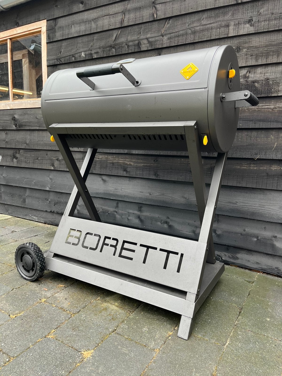 Boretti barilo 2.0 op onderstel, Tuin en Terras, Houtskoolbarbecues, Ophalen, Zo goed als nieuw