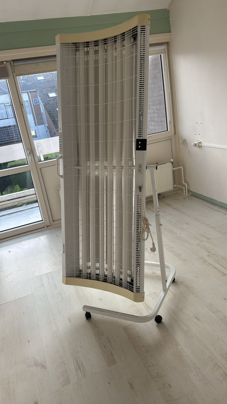 Eurosolar 90600 Zonnebank met 6 Cosmolux 100W lampen, Ophalen of Verzenden, Gebruikt, Zonnebank enkelzijdig, Minder dan 10 lampen