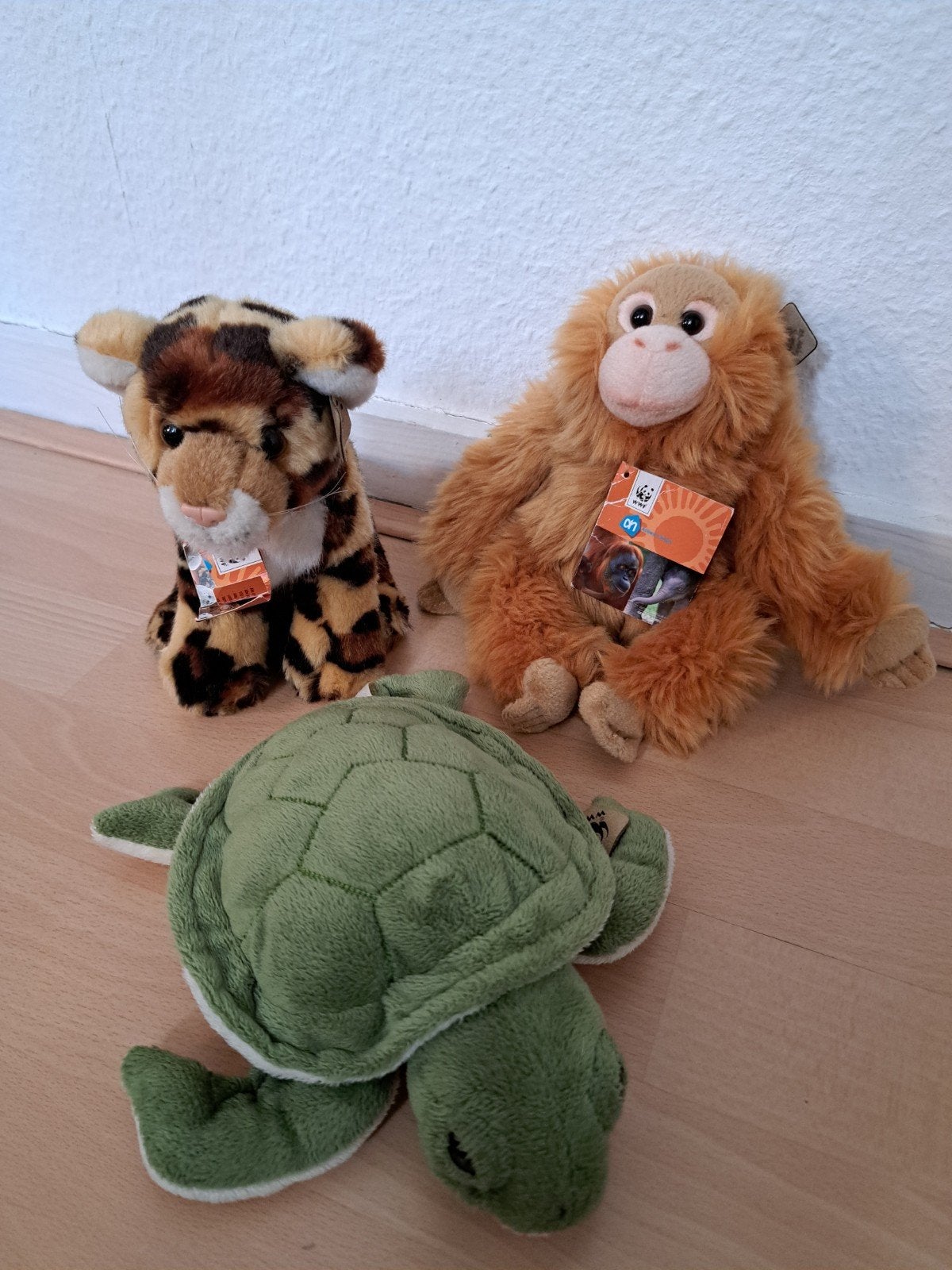 3x WWF knuffels met kaartje (Tijger, Orang-oetan, Schildpad), Ophalen of Verzenden, Zo goed als nieuw, Overige typen