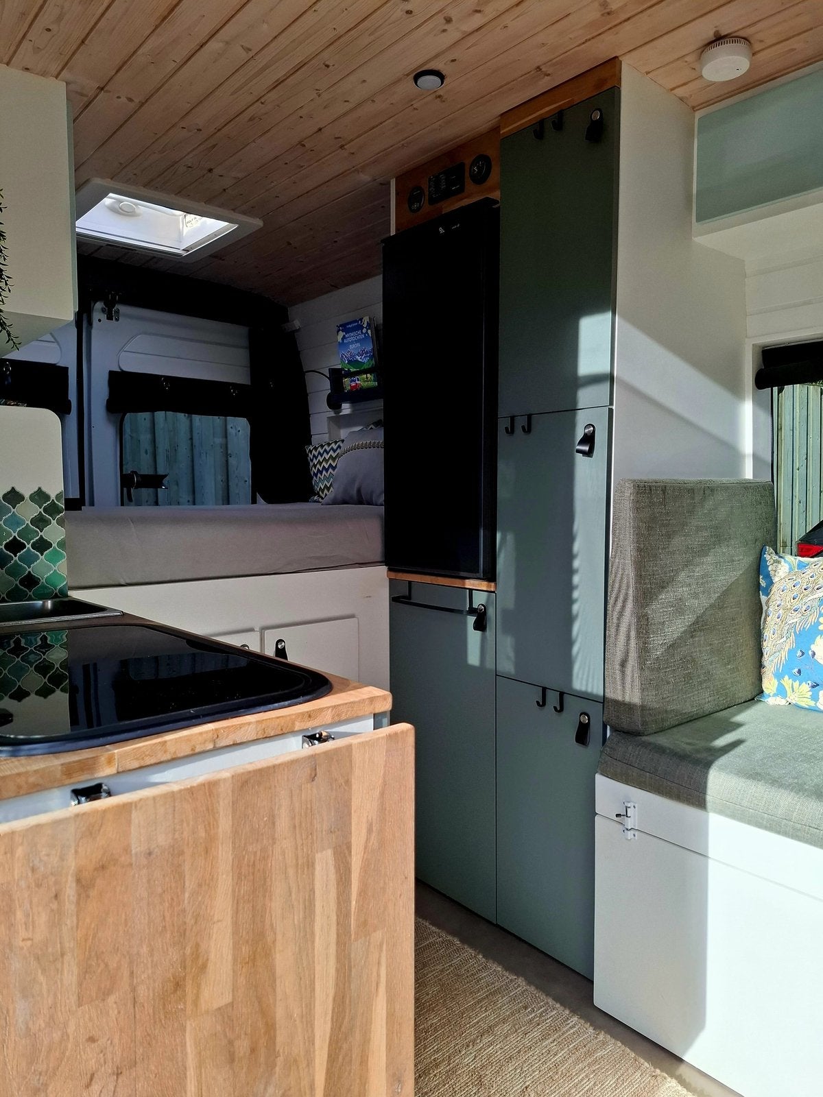 Unieke camperbus | Camper71 maatwerk | Off-grid | Lage km, Caravans en Kamperen, Overige merken, Chemisch toilet, Buscamper of Camperbus