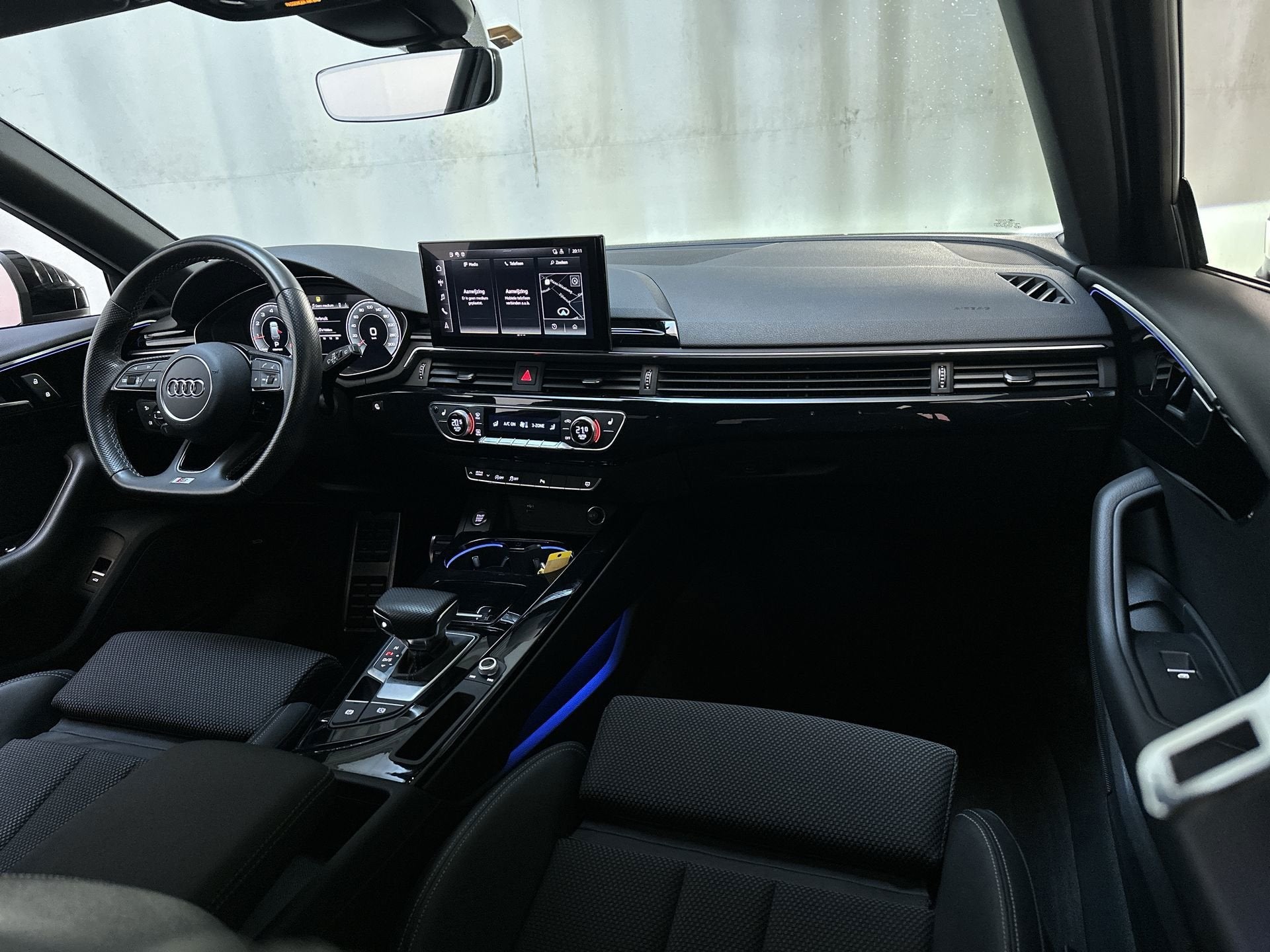 Audi A4 Avant 35 TFSI S Edition Competition S-Line LED Leder, Auto's, Gebruikt, 4 cilinders, Origineel Nederlands, Hybride Elektrisch/Benzine