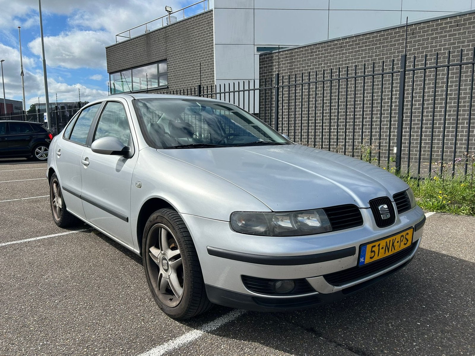 Seat Toledo 1.8 20V 92KW AUT 2003 Grijs, Auto's, Seat, 125 pk, 4 cilinders, 1200 kg, 650 kg