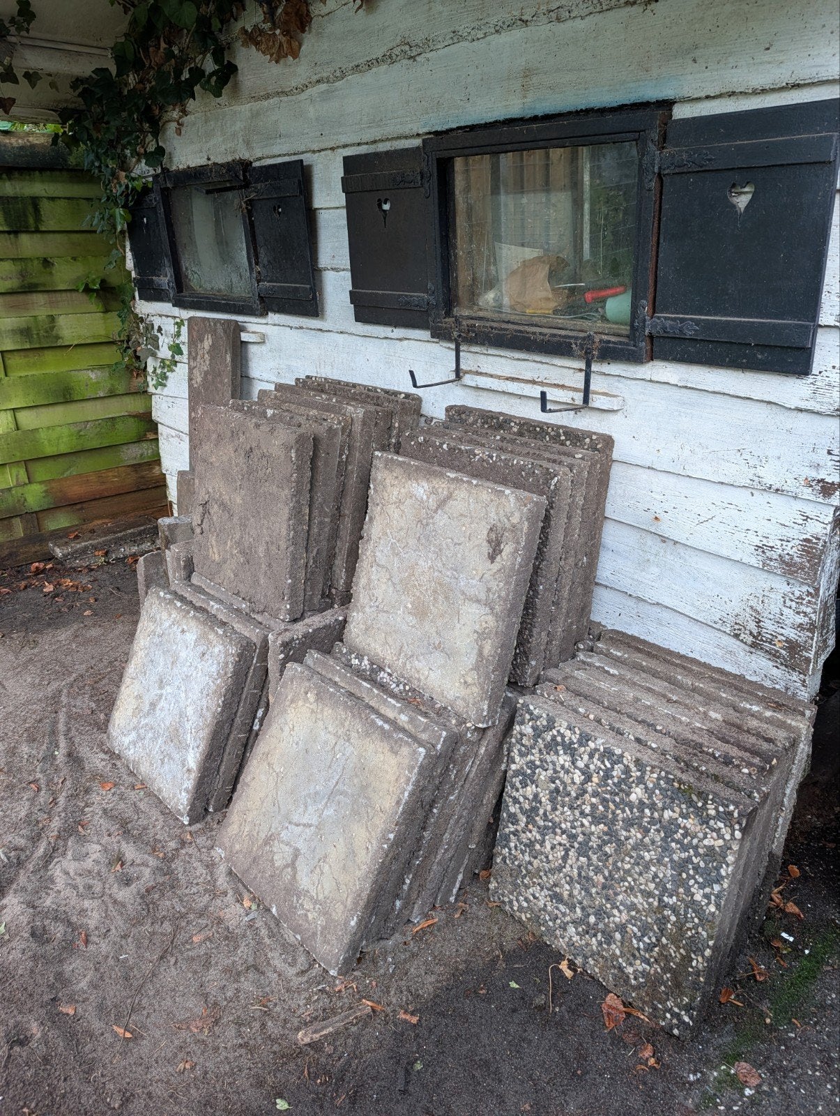 Gratis: 40 grindtegels (50x50cm), Ophalen, Gebruikt, 10 m² of meer, Grind