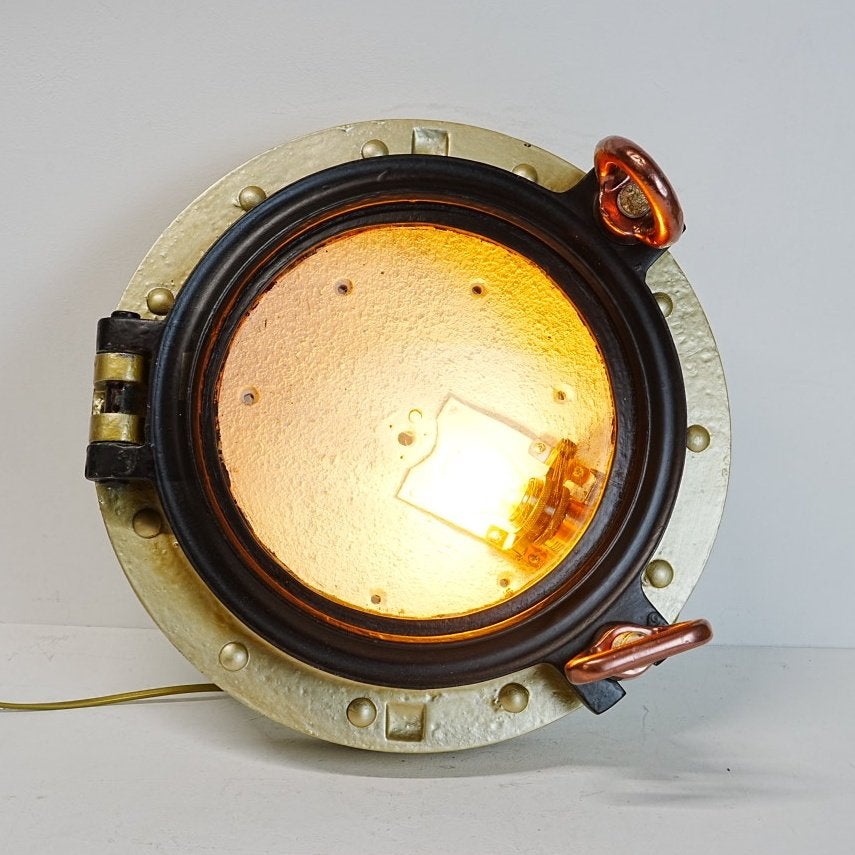Authentieke patrijspoort met verlichting., Ophalen of Verzenden, Zo goed als nieuw, Motorboot of Zeilboot, Gebruiksvoorwerp