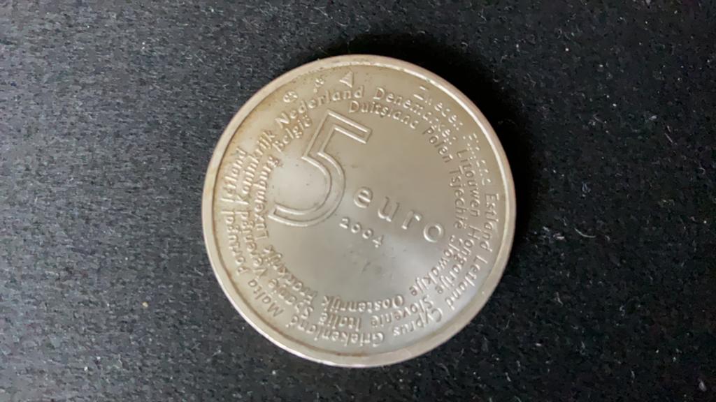 5 Euro Beatrix Koningin der Nederlanden 2004, Ophalen of Verzenden, Overige landen, 5 euro, Losse munt