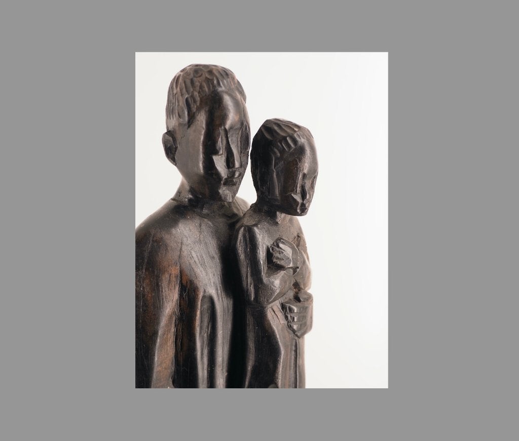 Houtsculptuur priester met kind Congo (120725-23), Ophalen of Verzenden, Handgemaakt, 20 - 50 cm, Beeld