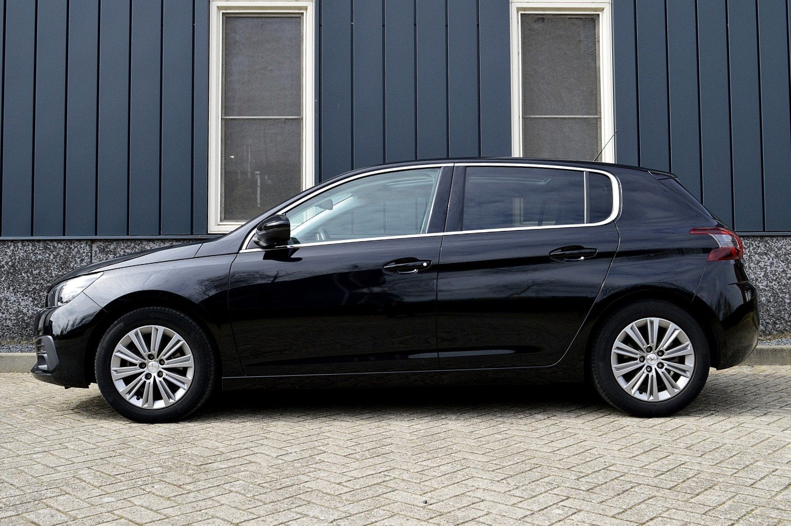 Peugeot 308 1.2 PureTech Allure Rijklaarprijs-Garantie Panor, Voorwielaandrijving, 12 maanden, Stof, Gebruikt