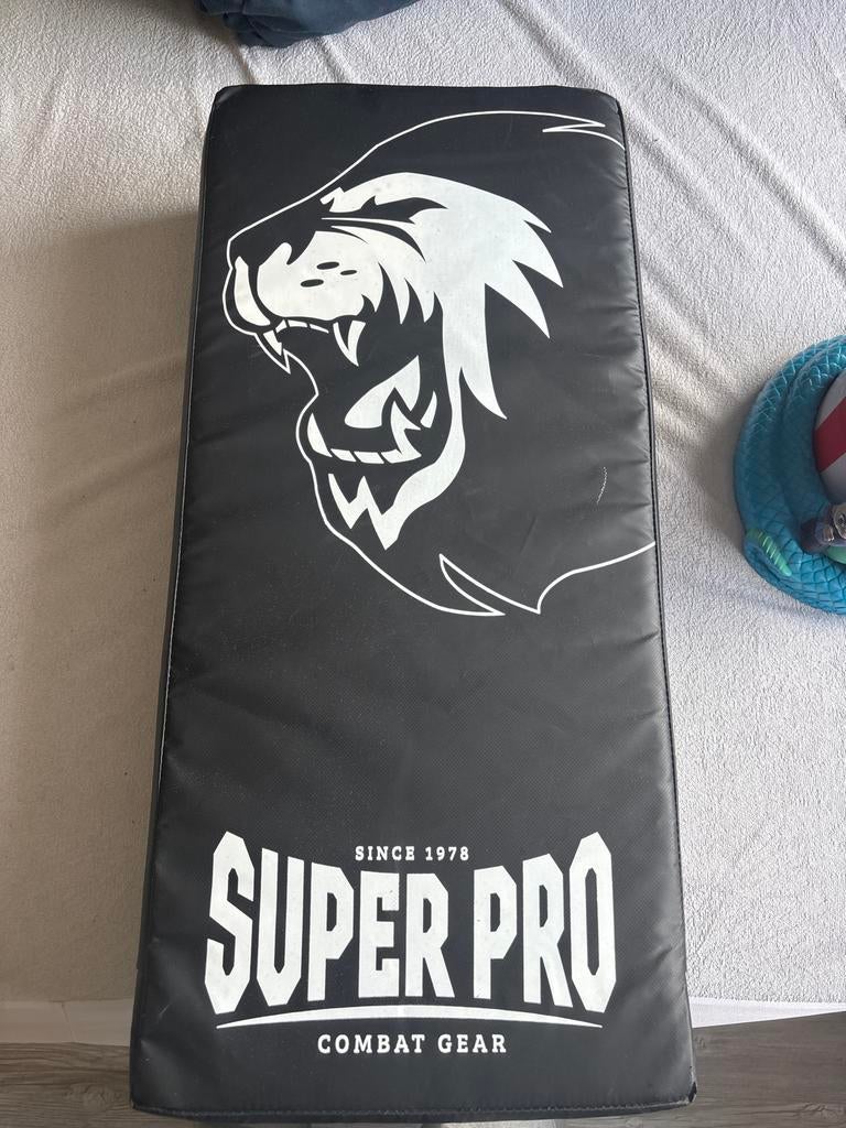 Super Pro Kickboks Trapkussen - Zwart, Sport en Fitness, Vechtsporten en Zelfverdediging, Ophalen, Gebruikt, Overige, Vechtsportmateriaal