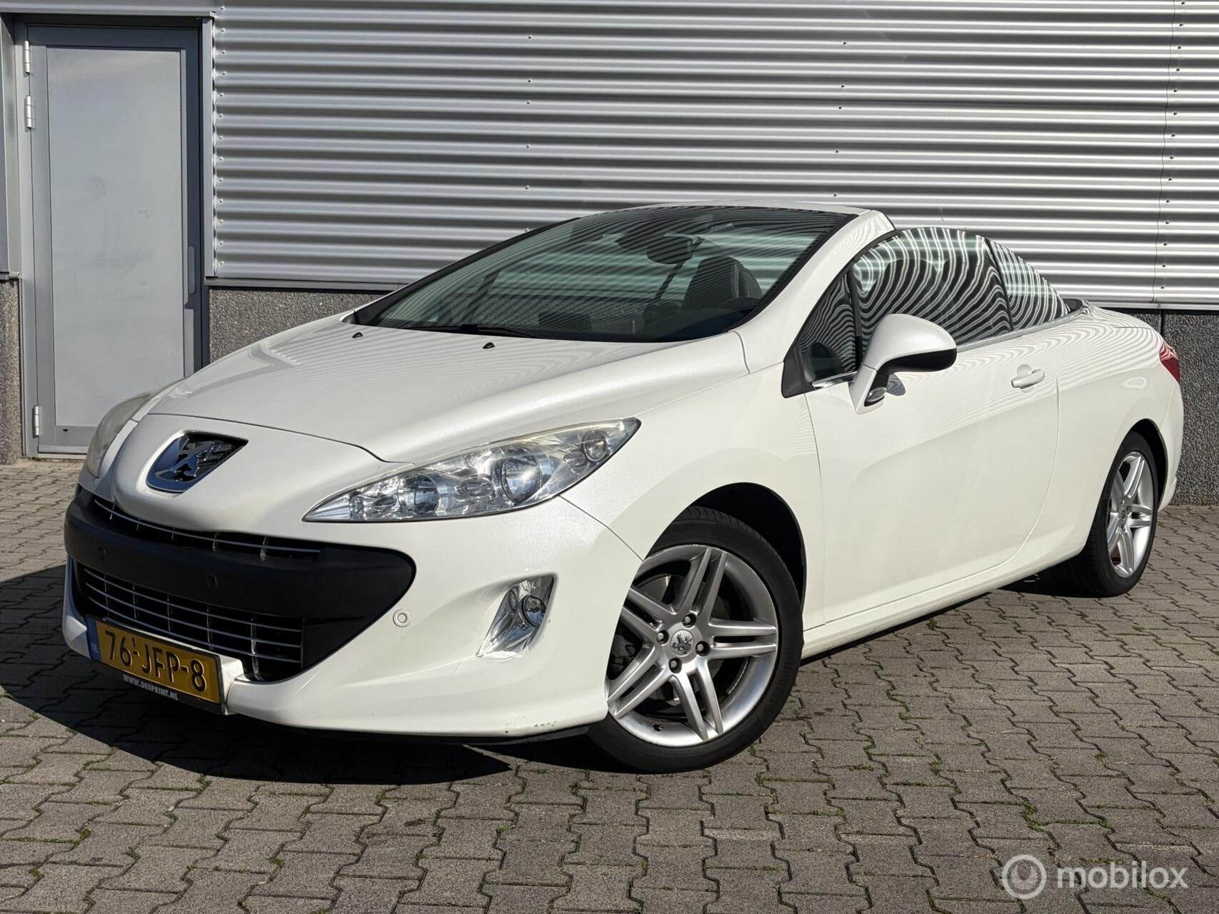 Peugeot 308 CC 1.6 THP Feline, Auto's, Zwart, 4 cilinders, 4 stoelen, Wit