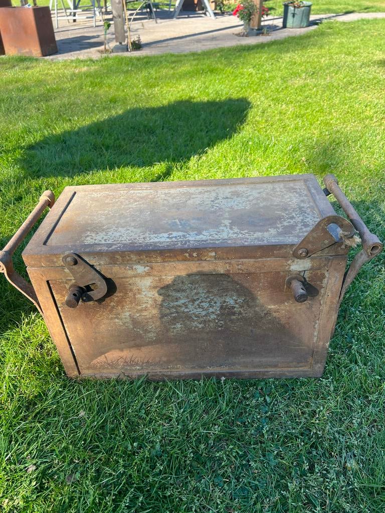 Robuuste metalen munitiekist - Vintage legerkist, Ophalen, Overige soorten, Overige gebieden, Kist of Geocache