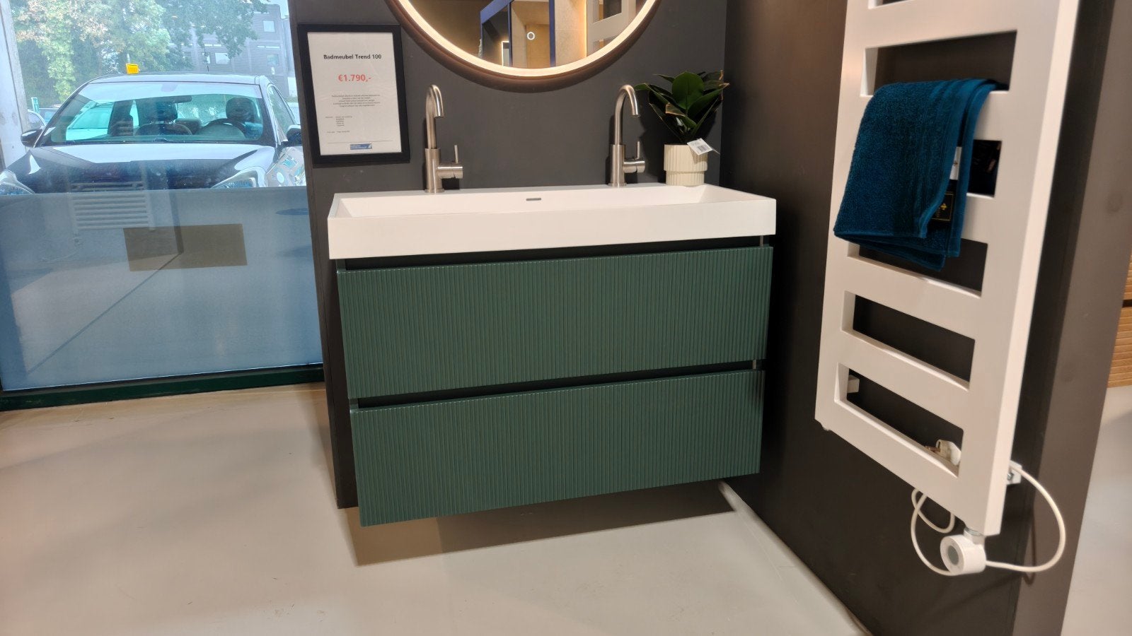 Showmodel Badkamermeubel 100cm met twee kranen, Huis en Inrichting, Ophalen, Zo goed als nieuw, 50 tot 100 cm, Wastafelkast