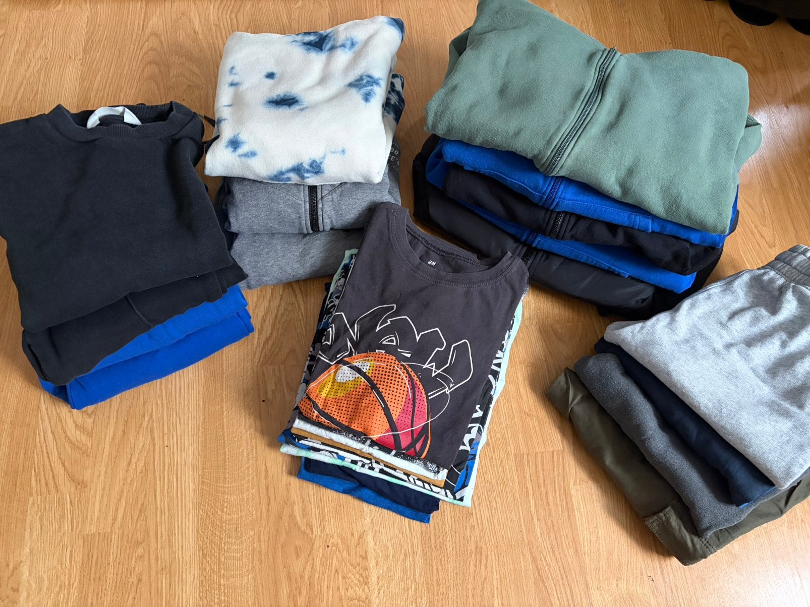 H&M 26-delig kledingpakket jongens maat 146/152, Ophalen of Verzenden, Gebruikt, Jongen, Overige typen