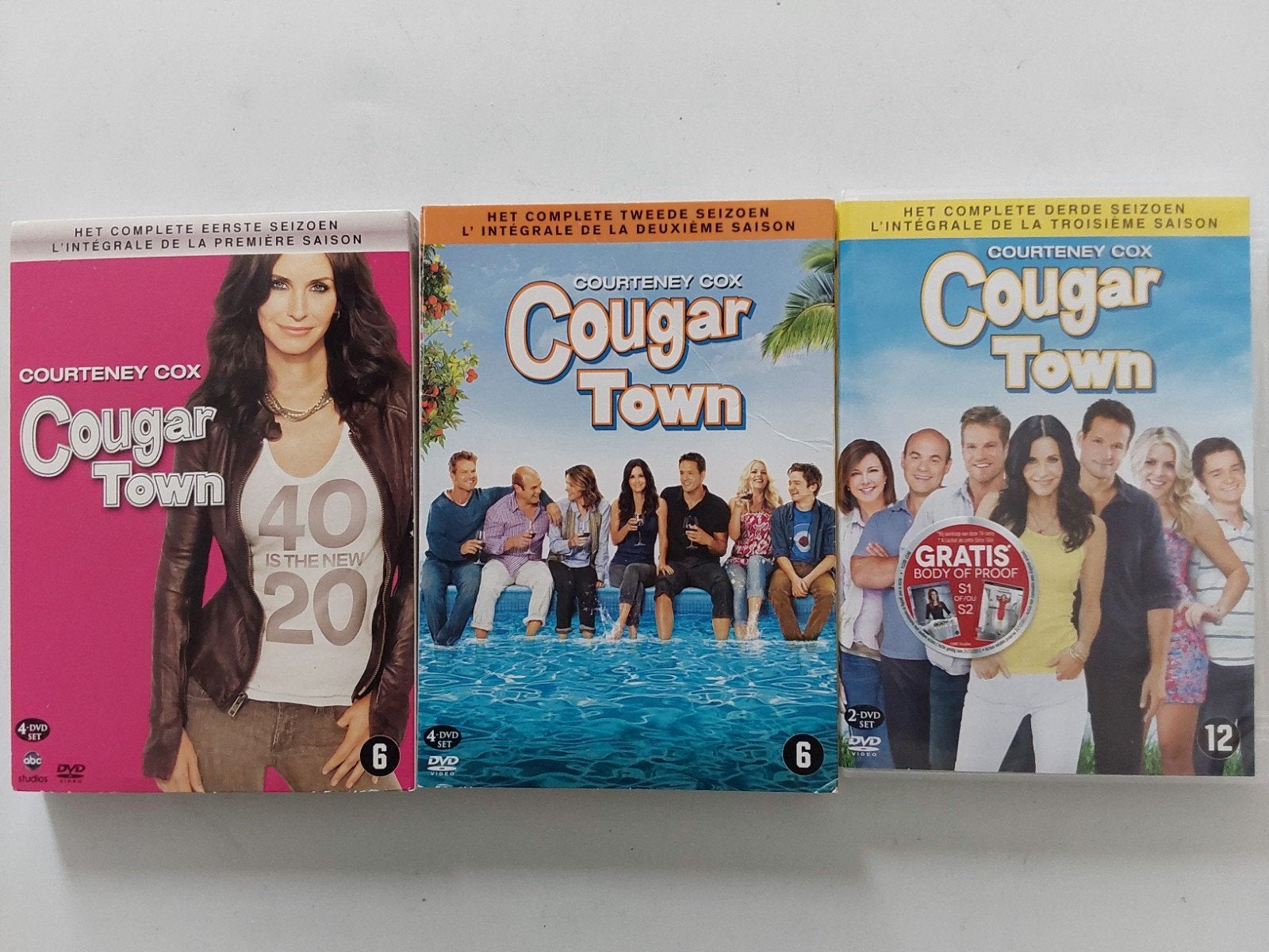 Cougar Town seizoen 1 + 2 + 3, Cd's en Dvd's, Engels, Drama, Ophalen of Verzenden, Zo goed als nieuw