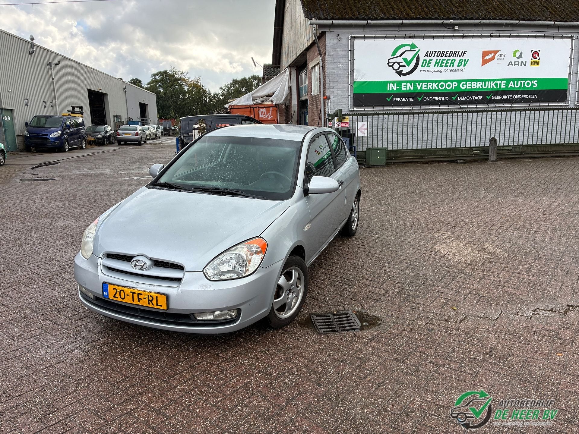Hyundai Accent, Voorwielaandrijving, Accent, 4 cilinders, 1055 kg