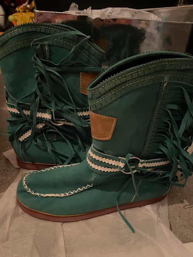 Nieuwe groene laarsjes maat 38 met franjes, Kleding | Dames, Schoenen, Ophalen of Verzenden, Nieuw, Groen, Lage of Enkellaarzen