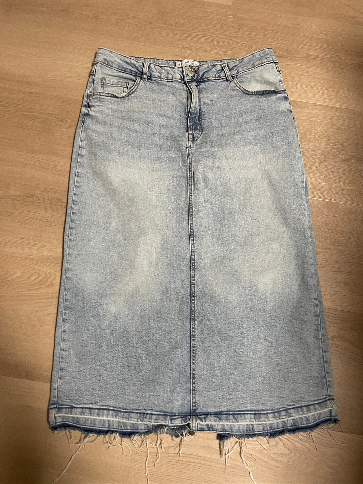 Mooie lange spijkerrok van Primark, maat 44, Blauw, Maat 42/44 (L), Ophalen of Verzenden, Zo goed als nieuw