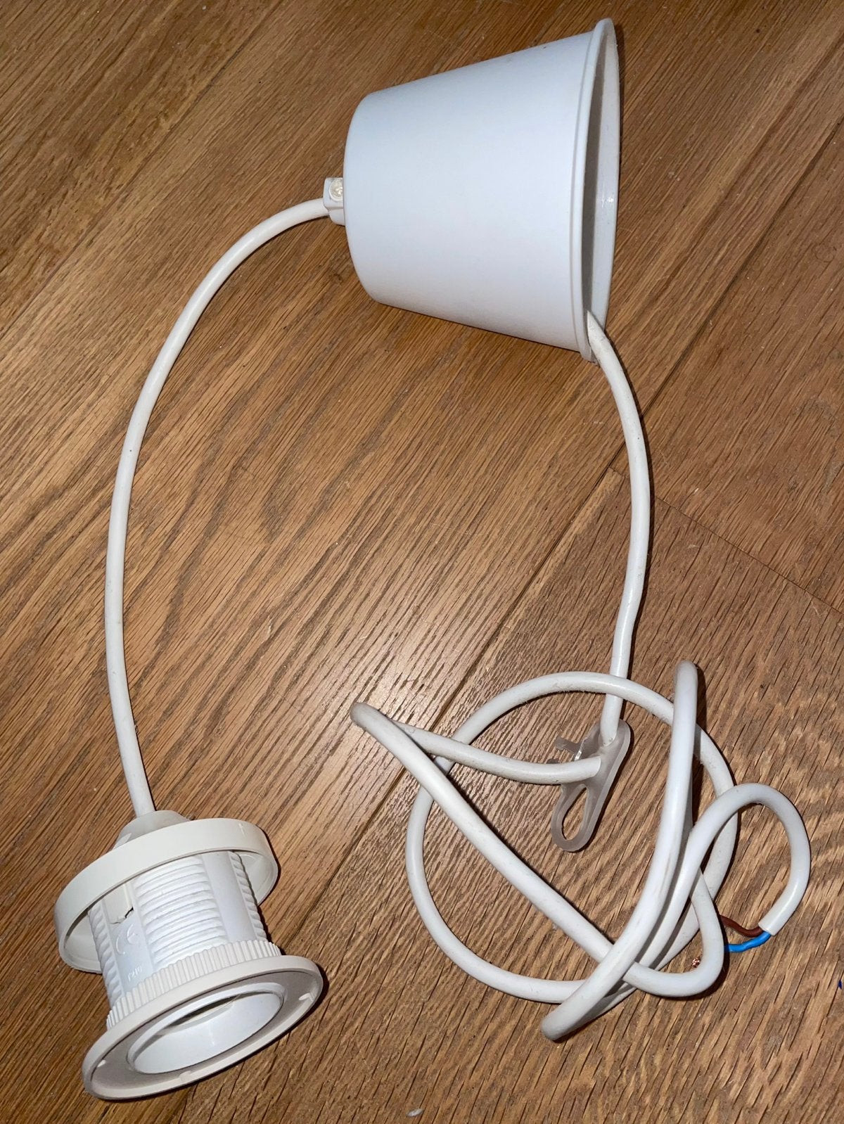 Witte Plafondkap met Lamphouder en Snoer IKEA plafondlamp, Ophalen of Verzenden, Zo goed als nieuw
