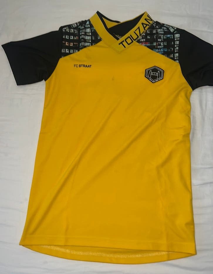 Touzani tshirt, Maat XS of kleiner, Ophalen of Verzenden, Zo goed als nieuw, Shirt