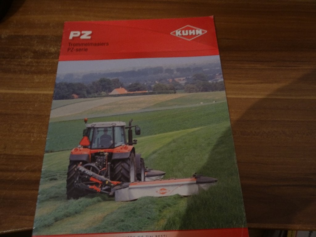 11X Kuhn maaiers folders, Ophalen of Verzenden, Zo goed als nieuw, Folder