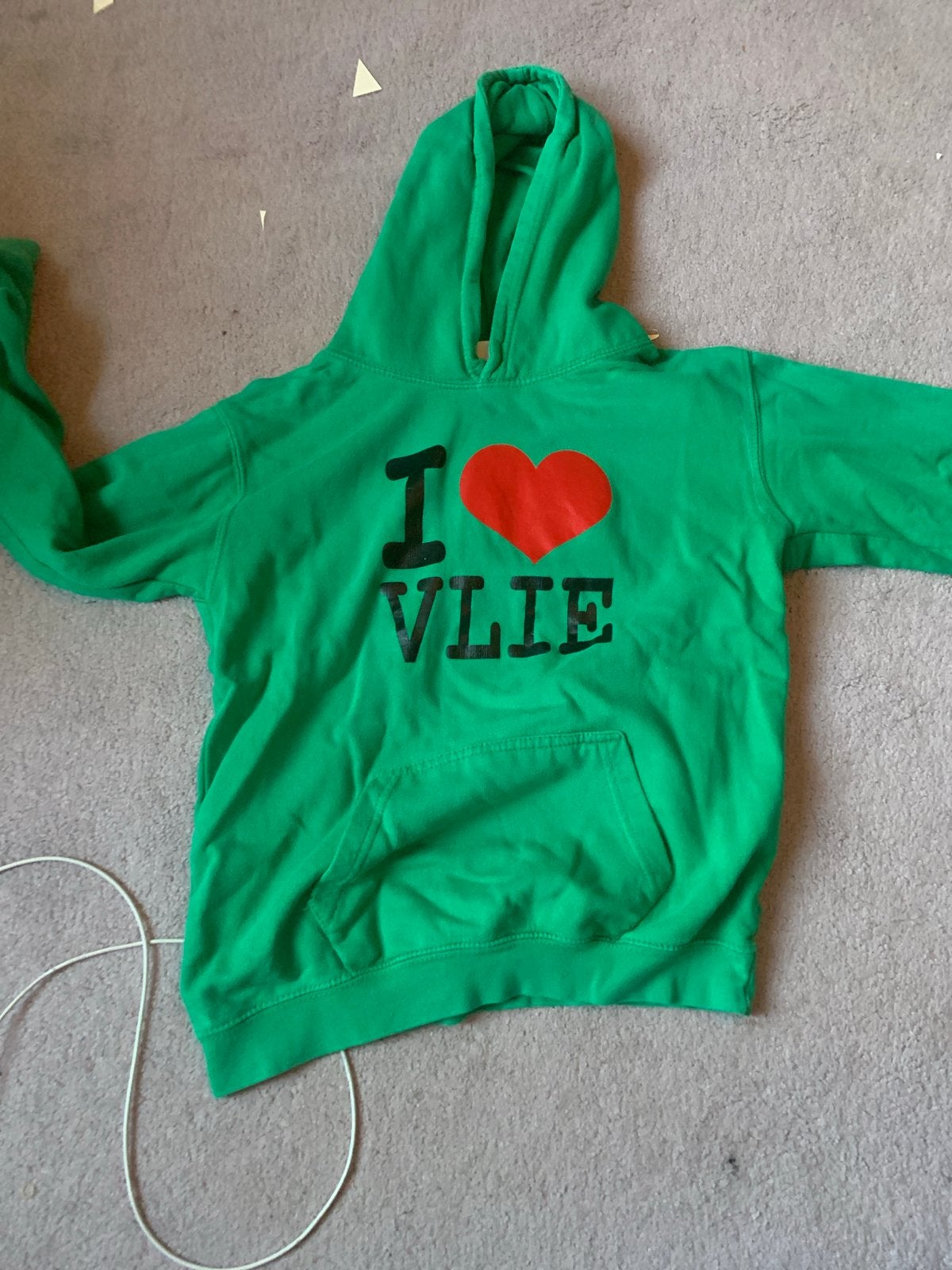 Groene "I love Vlie" hoodie, maat XL (12/13 jaar), Kinderen en Baby's, Kinderkleding | Maat 152, Ophalen, Zo goed als nieuw