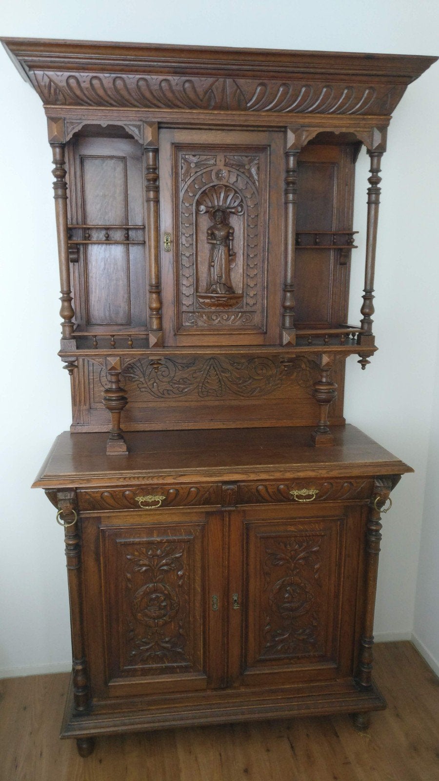 Brocante kast met prachtig houtsnijwerk, Antiek en Kunst, Antiek | Meubels | Kasten, Verzenden