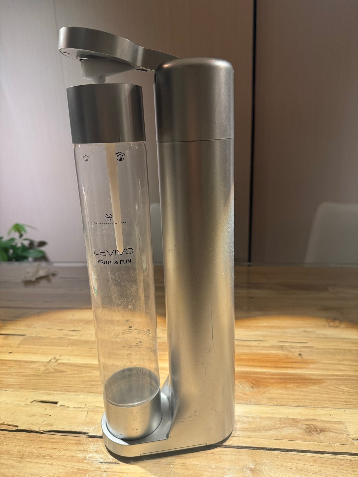 Lavino Soda Maker - Maak zelf bruisend water!, Gebruikt, 1 tot 2 liter, Ophalen of Verzenden, Vaatwasserbestendig