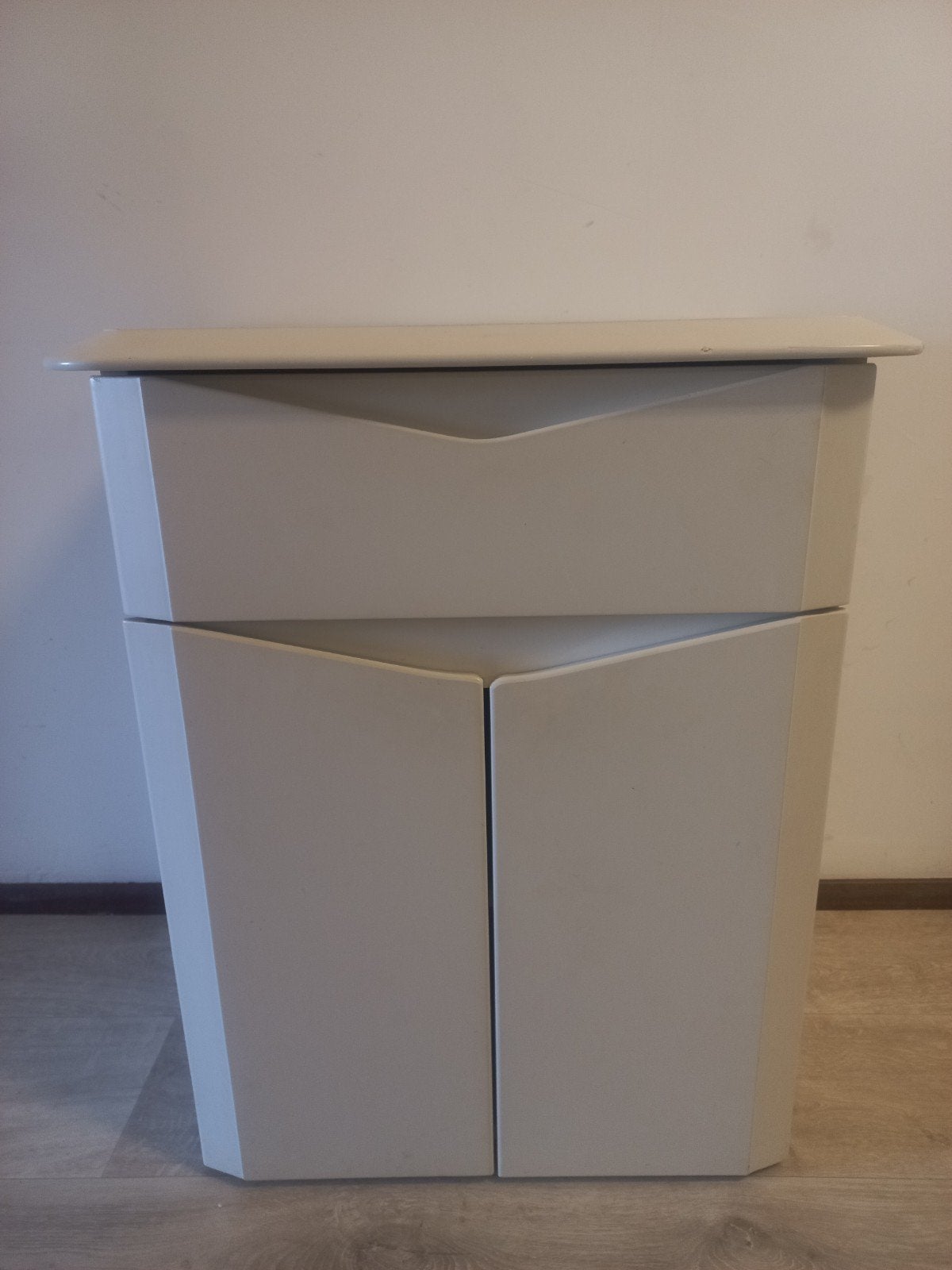 MDF nachtkastjes  2 stuks met lade gratis, Huis en Inrichting, Slaapkamer | Nachtkastjes, Ophalen, Minder dan 45 cm, 55 tot 70 cm