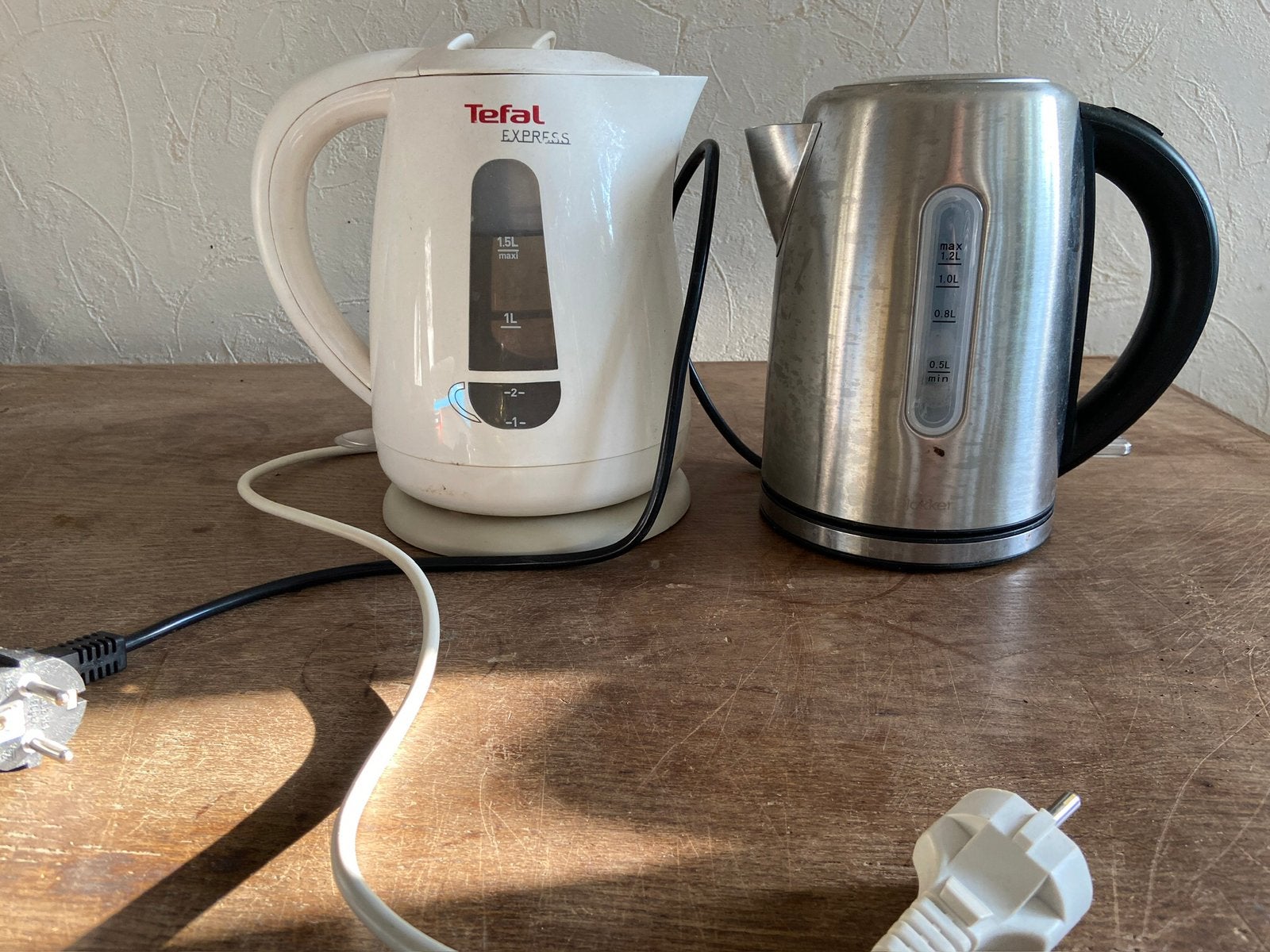 2 goedwerkende waterkokers tefal en blokker, Ophalen of Verzenden, Rvs