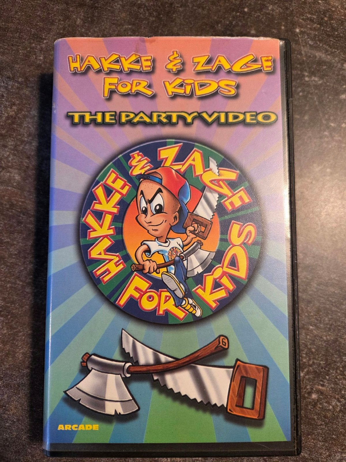 Hakke & Zage For Kids: The Party Video VHS, Cd's en Dvd's, Gebruikt, Alle leeftijden, Ophalen of Verzenden, Kinderprogramma of -film