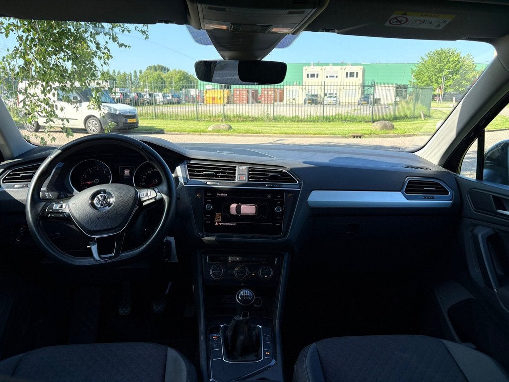 Volkswagen Tiguan 1.5 TSI Comfortline Business/Clima/Ecc/Led, Stof, 4 cilinders, Zwart, Origineel Nederlands
