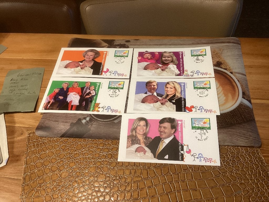 5 stuks koninklijk Nederland jaargangen fdc 1963 tm 2022, Verzenden, Onbeschreven, Nederland