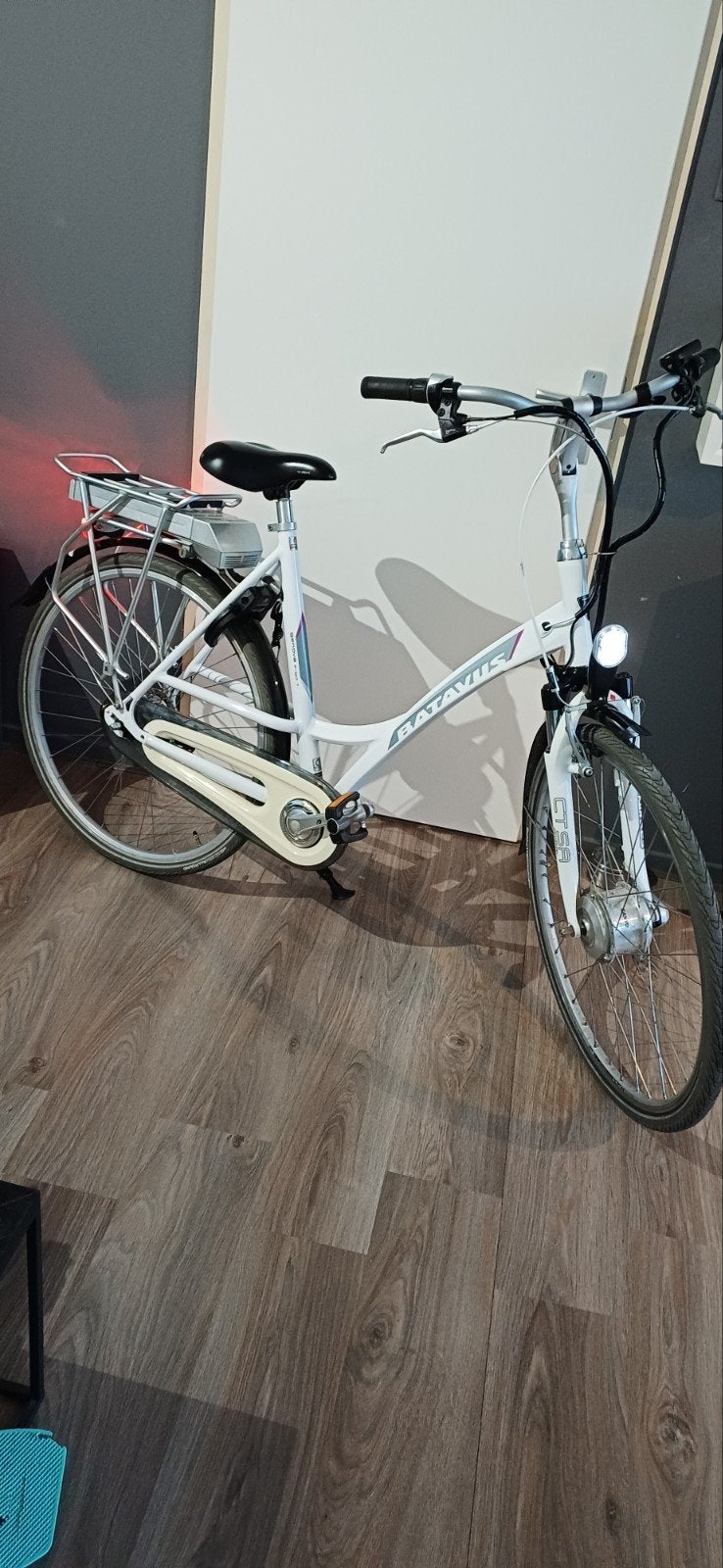 Elektrische Dames Fiets Batavus Genova E-Go 7. 28" D57.  7 V, Fietsen en Brommers, Elektrische fietsen, Zo goed als nieuw, Batavus