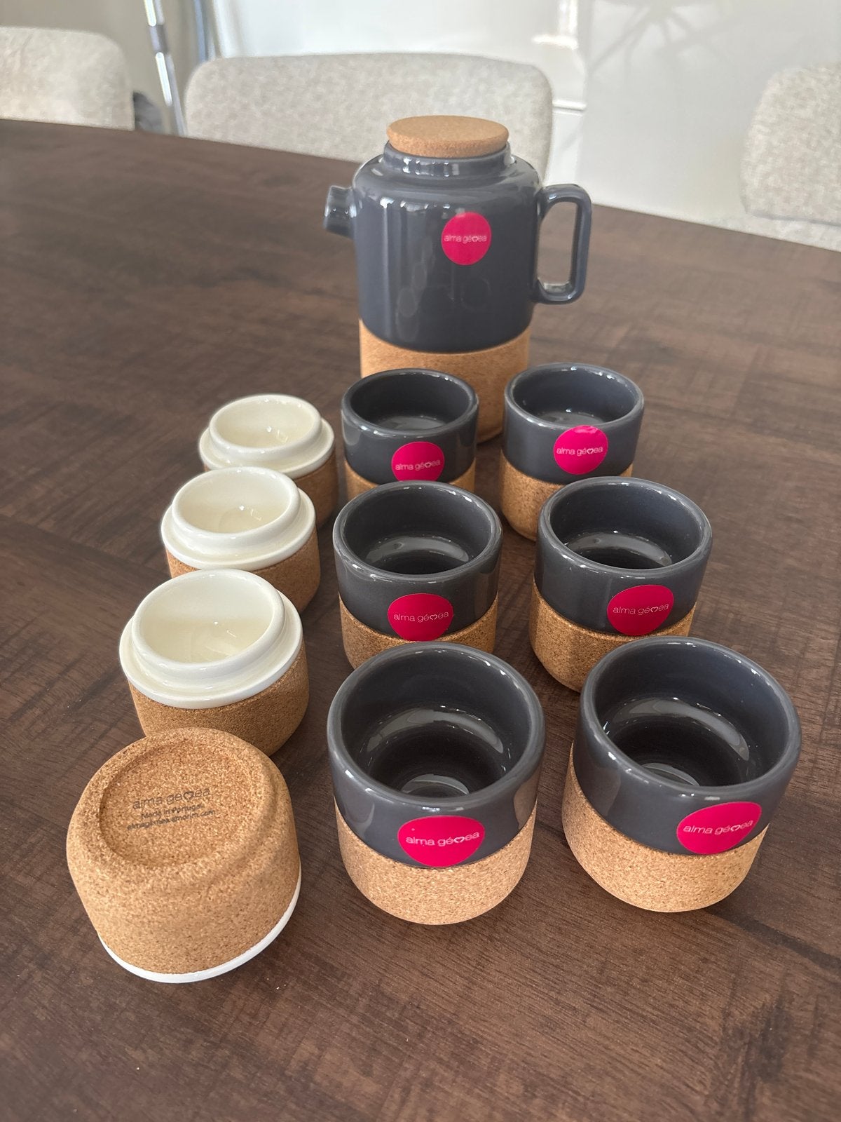 Theepot en kopjes set - Alma Geoesa, Theepot/fluitketel, Verzenden, Zo goed als nieuw, Steen/keramiek