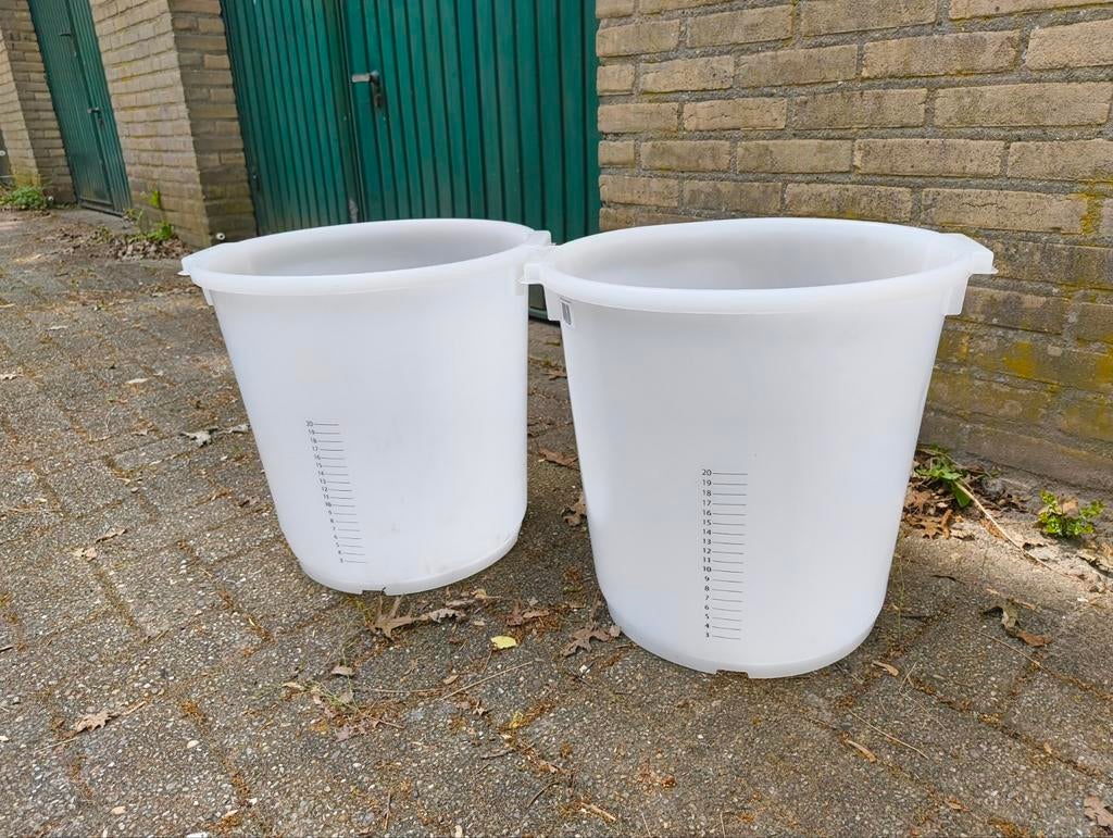 2 grote emmers van 35 liter, Ophalen, Zo goed als nieuw, Kunststof
