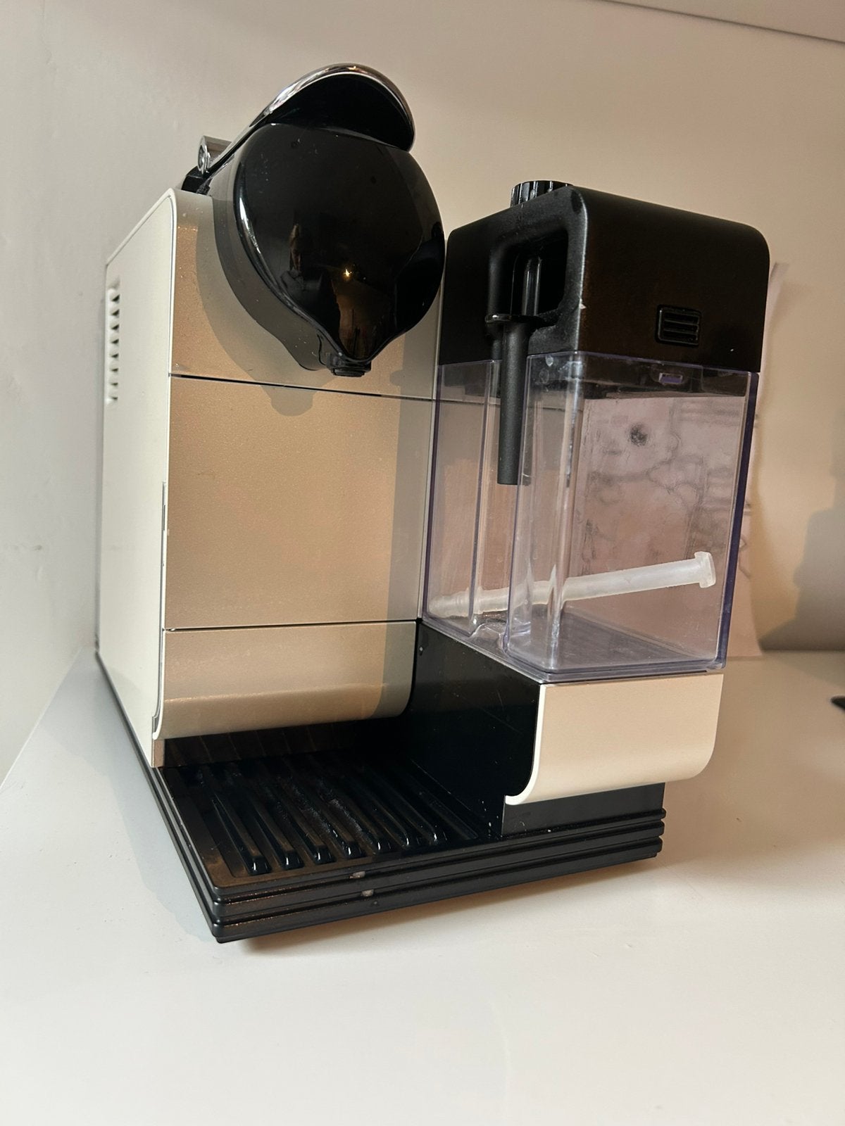 DeLoughi Nespresso apparaat, Ophalen, Zo goed als nieuw