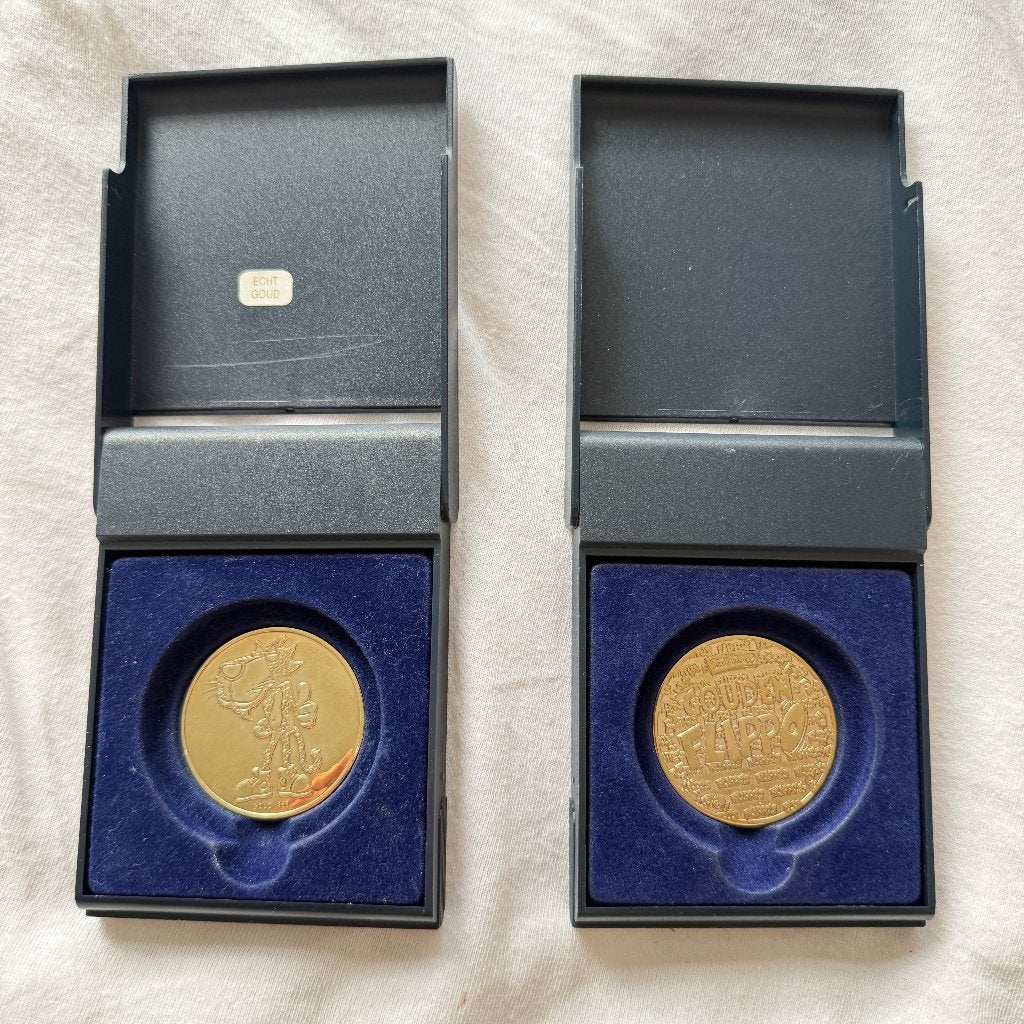 Complete Flippo-verzameling 2 Gouden Flippo's , misdrukken., Verzamelen, Flippo's, Ophalen, Spiek, Losse flippo's, Met verzamelmap(pen)