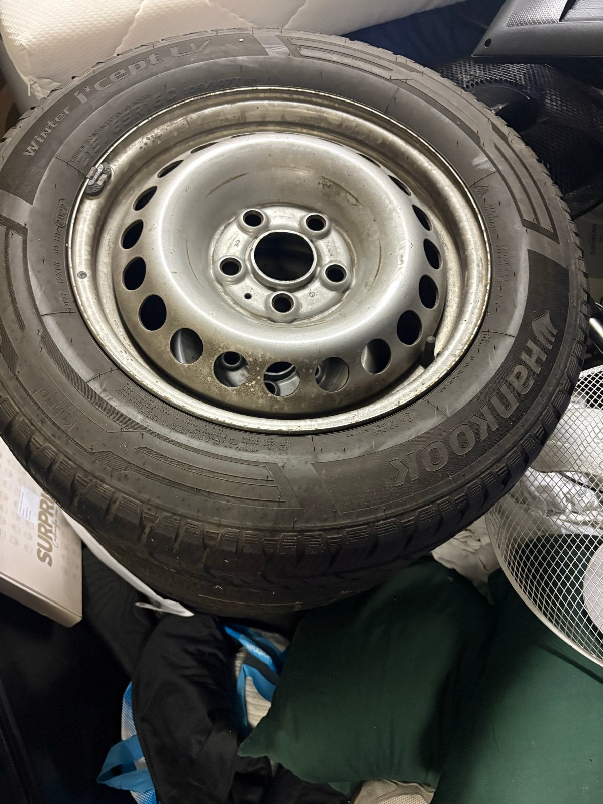 Winterbanden met velgen - Hankook Winter i*cept CV, Ophalen, Gebruikt