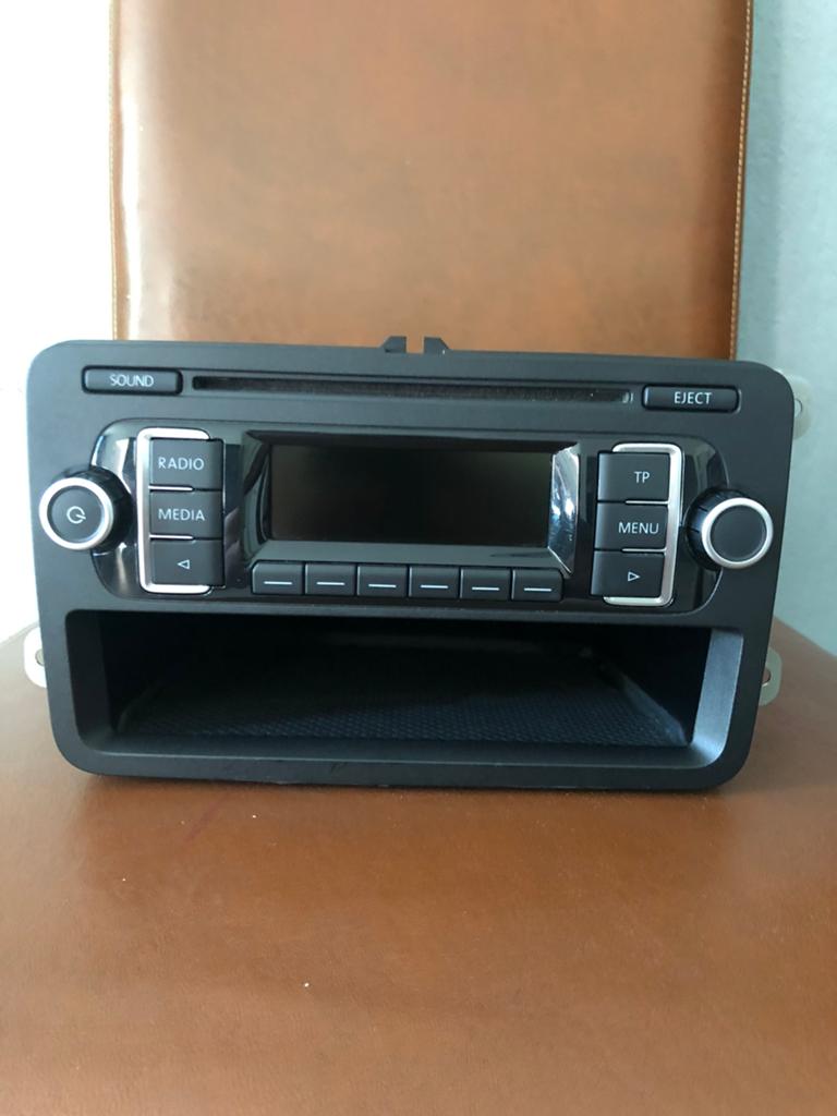 VW - Radio CD/MP3 Golf Polo Passat Jetta Caddy, Auto diversen, Autoradio's, Ophalen of Verzenden, Gebruikt