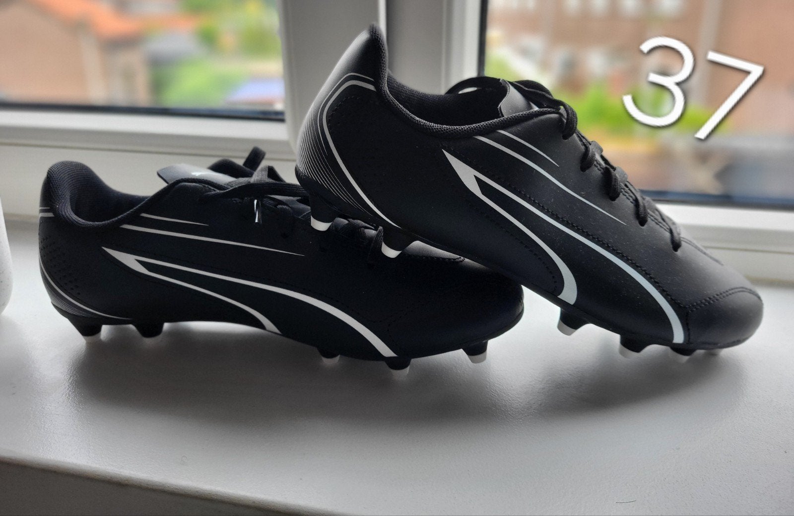 Nieuwe Puma voetbalschoenen maat 37 zwart wit ⚽️, Ophalen of Verzenden, Nieuw, Schoenen