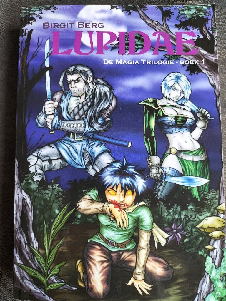 Birgit Berg - Lupidae / De Magia Trilogie boek 1 (YA), Boeken, Ophalen of Verzenden, Zo goed als nieuw, Birgit Berg