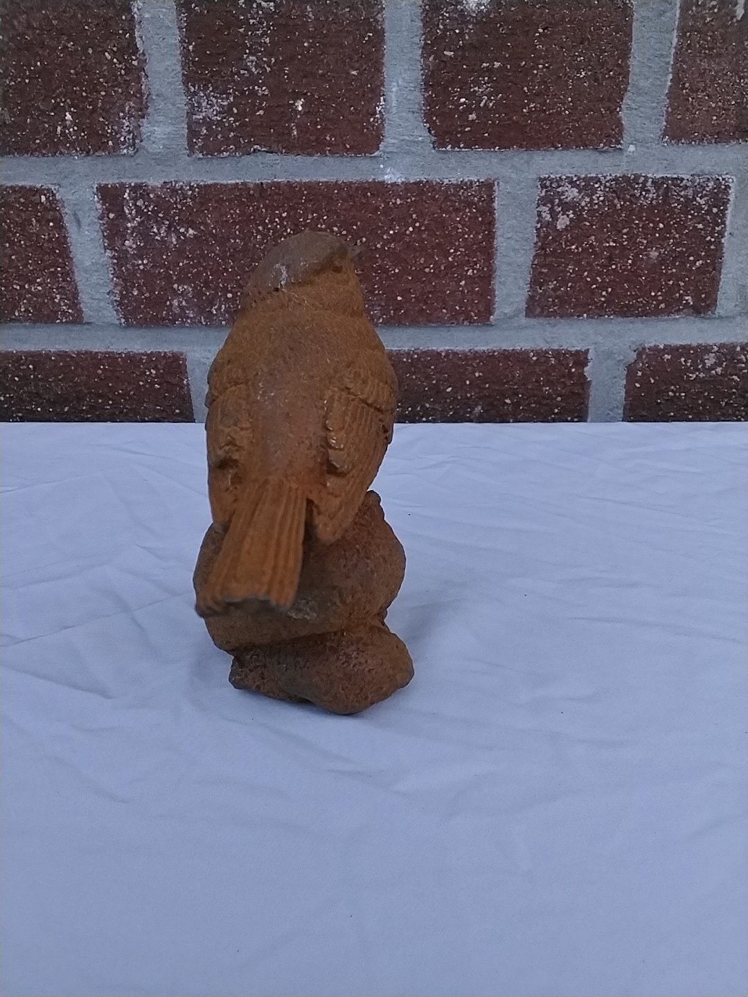 Decoratieve vogel op steen - 12 cm hoog, Ophalen of Verzenden